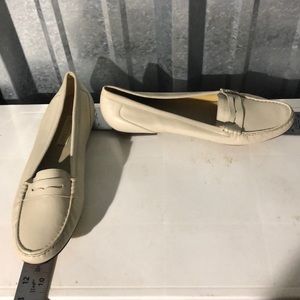 13 cream Trotters loafers